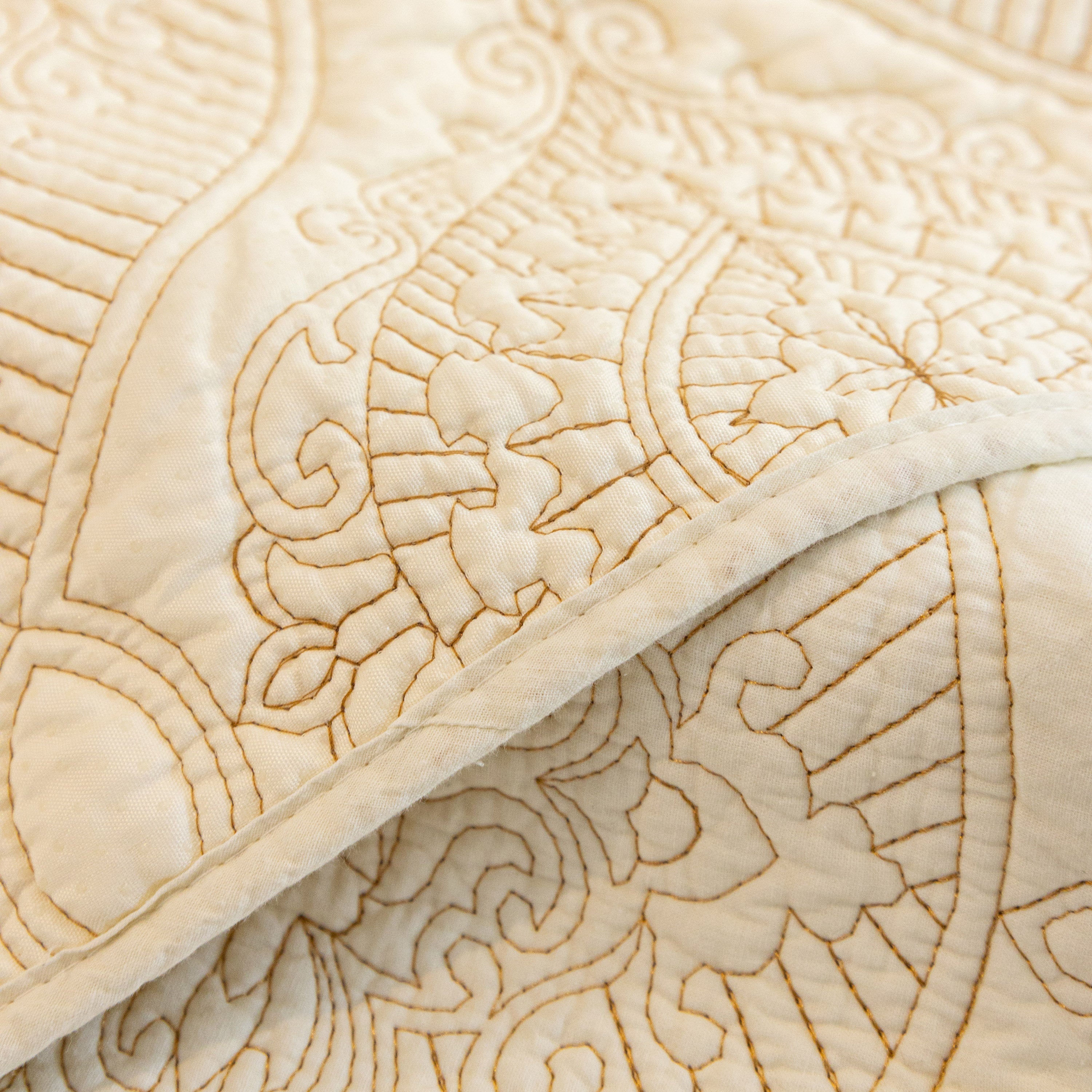 Baroque Sofa Cover – Quilted Cotton, Non-Slip, Washable with Ornate Embroidery