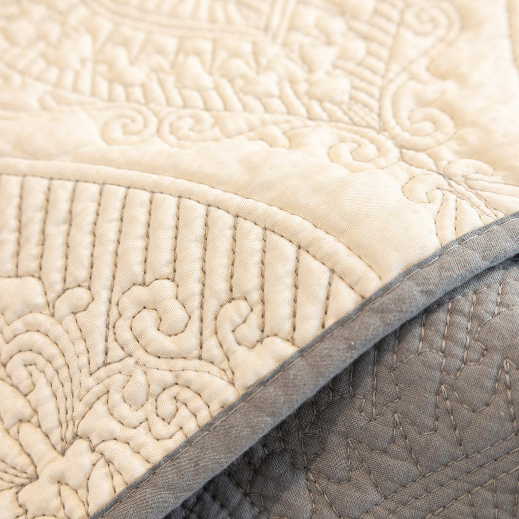 Baroque Sofa Cover – Quilted Cotton, Non-Slip, Washable with Ornate Embroidery